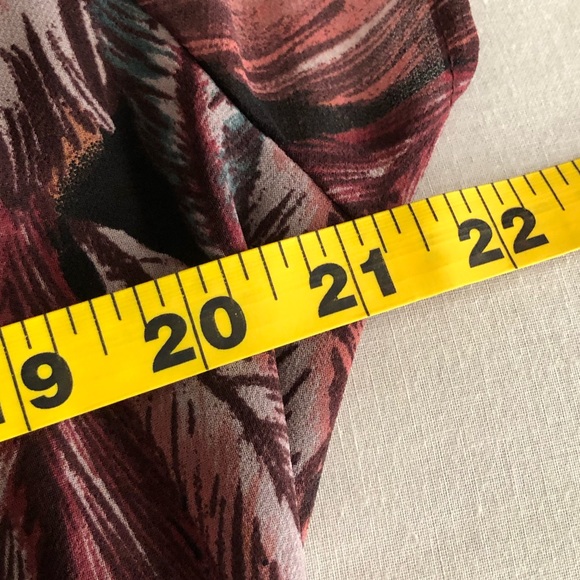 Forever 21 Plus Size Feather Print Ruffle Sleeve Dress 1X - Picture 9 of 12